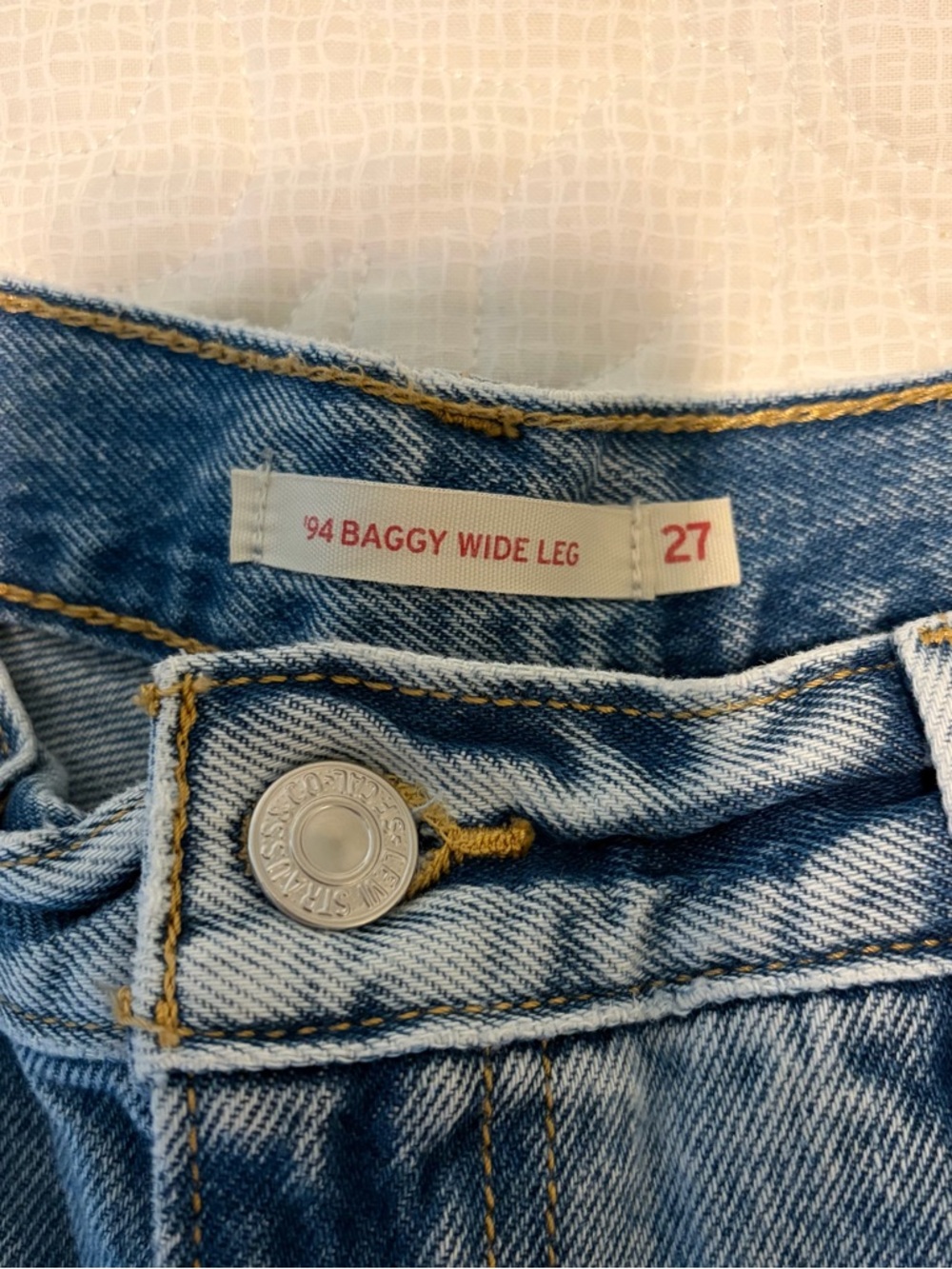 Levi's ‘94 Baggy Wide Leg Jeans - Picture 4 of 13